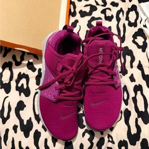 Nike Fuchsia Running Shoes